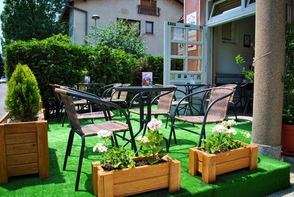 Hostel Cuba Banja Luka Buitenkant foto