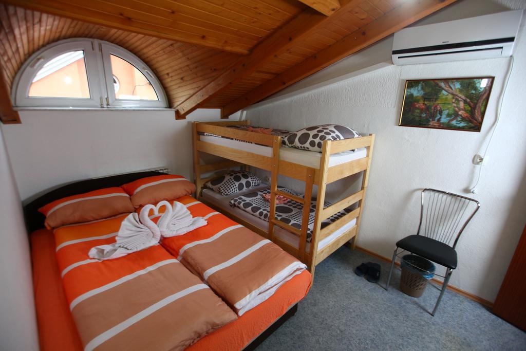 Hostel Cuba Banja Luka Buitenkant foto