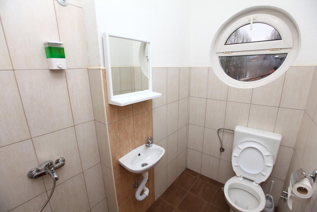 Hostel Cuba Banja Luka Buitenkant foto