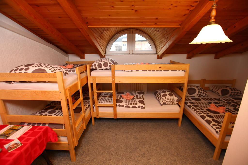 Hostel Cuba Banja Luka Buitenkant foto