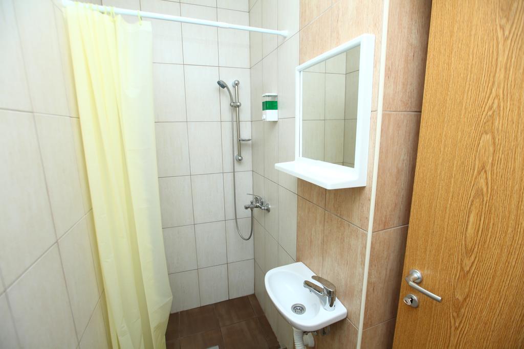 Hostel Cuba Banja Luka Buitenkant foto