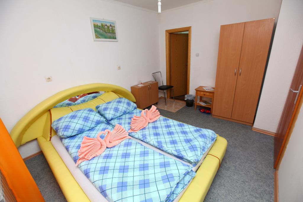 Hostel Cuba Banja Luka Buitenkant foto