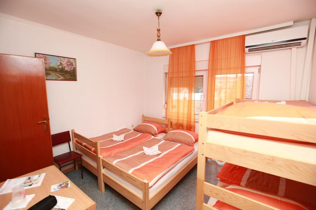 Hostel Cuba Banja Luka Buitenkant foto